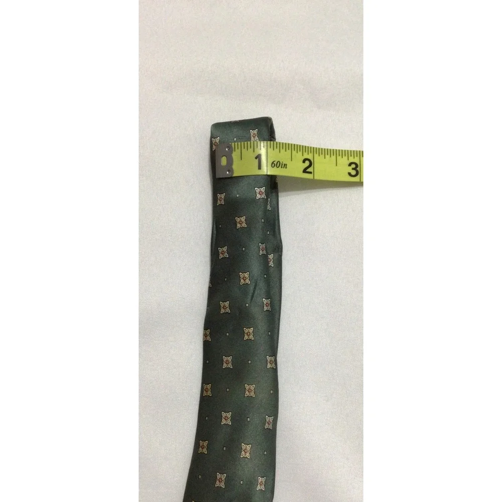 Beaufort Tie Rack Mens Silk Necktie Green Geometric Medallion Made in Italy